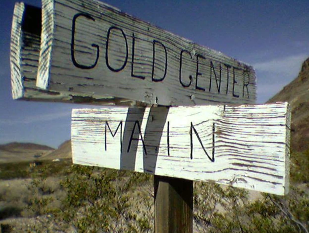 sign - Gold Center Main